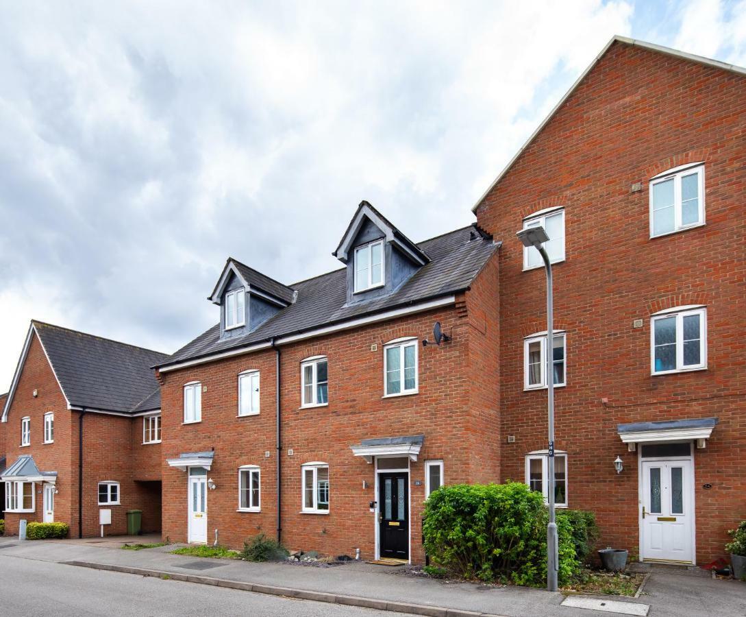 Brightleap Apartments: Modern Home-Away with Entertainment & Amenities Milton Keynes Exterior photo